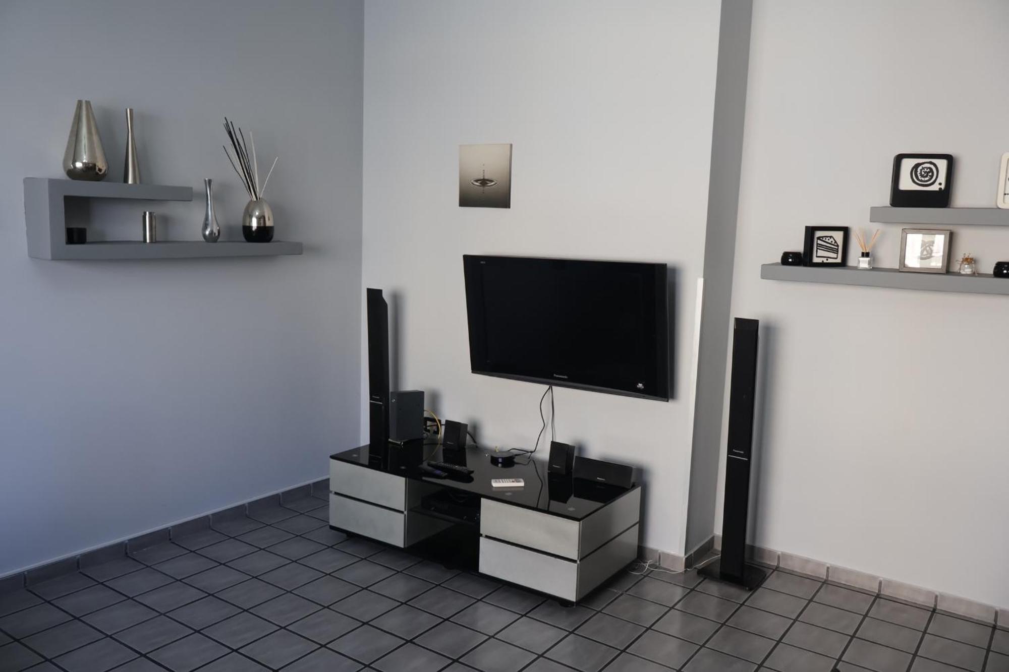 Mani's Family Apartment